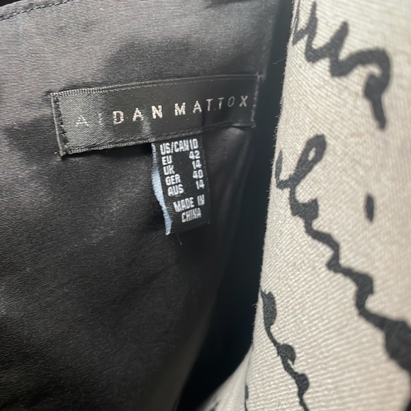 Gorgeous Gown by Aidan Mattox Black Size 10 but fits more like an 8 - Picture 8 of 8